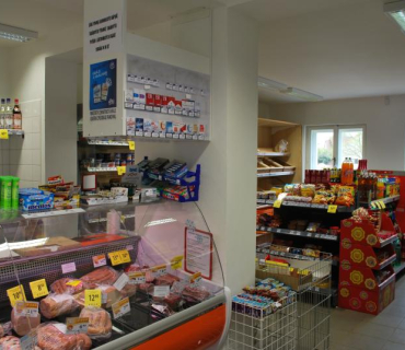 Nově otevřené prostory prodejny potravin, kadeřnictví a pedikůry